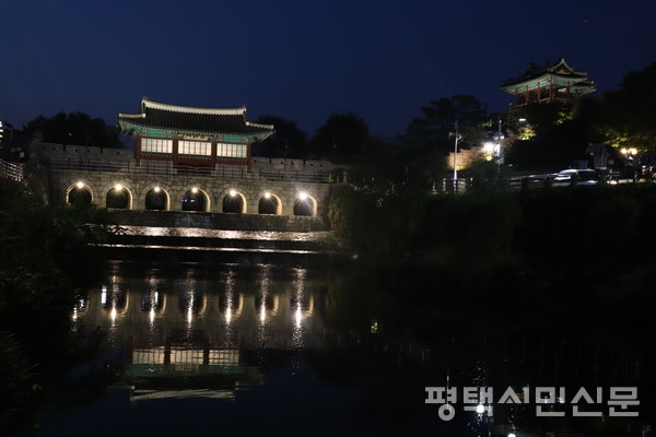 수원천 화홍문 야경