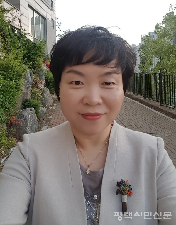 이경옥 시인 평택오산아이쿱생협 전 이사장 현 사회적협동조합 쿱이랑 이사장