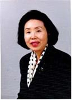 정성채 이화여자대학교 교육대학원 졸업국제펜클럽 한국본부 회원 및 경기지역 운영위원평택문인협회 회장 역임노산문학상, 한국수필문학상시집 낮달과 바람 외 저서 다수