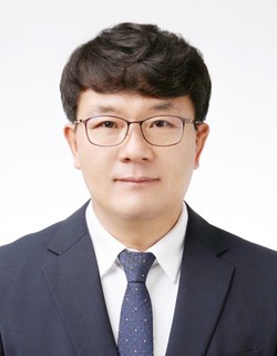 안태용 관장 사랑나무작은도서관