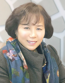 최경순 시인계간 '월간문학' 등단평택문인협회 회원황금찬문학상, 문학광장 문학대상경기 신인문학상, 칸느문학상 다선 문학상 수상시집 '그 생각이 나를 지배하기 시작했을 때' 공저 '삶' 외 다수