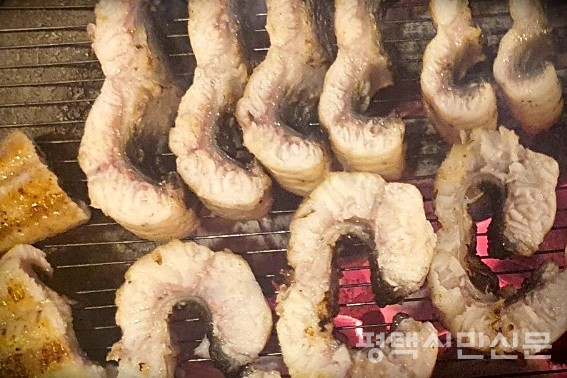 천강수산의 신선한 장어