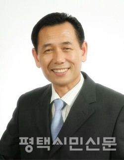 방효필 청암문학 이사장