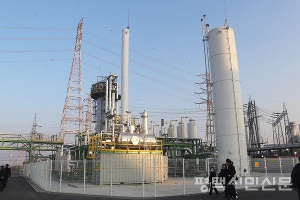 지난해 7월 27일 자체 생산을 시작한 포승읍 소재 평택시 수소특화단지에 조성된 수소생산시설 모습. 사진=박환우 경기환경교육연구소 대표