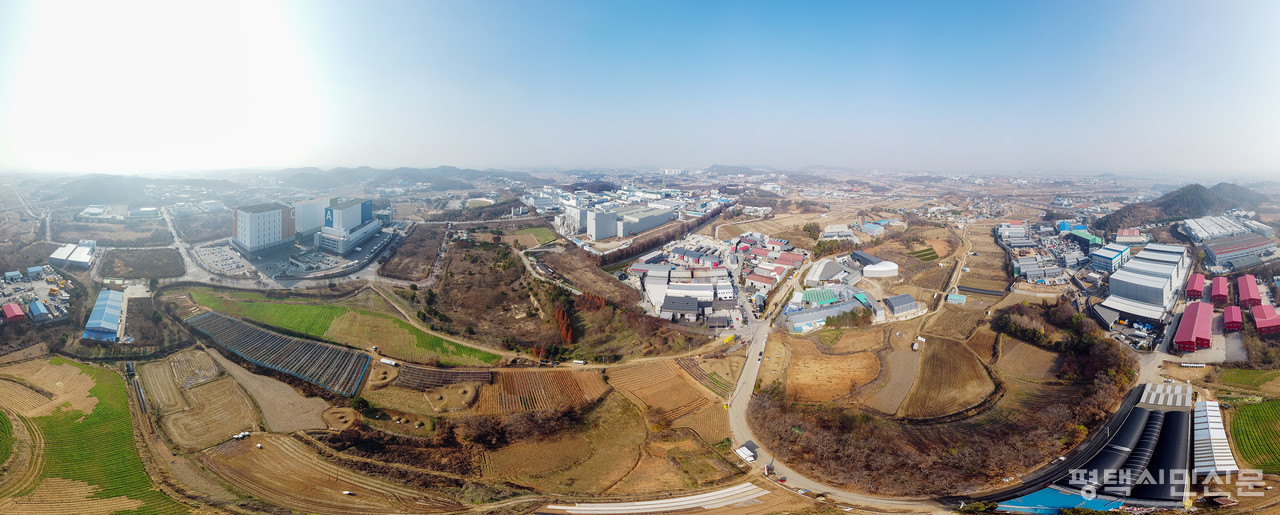 레미콘업체 A시가 공장 설립 승인을 신청했던 양교5리 오봉산 앞자락 풍경