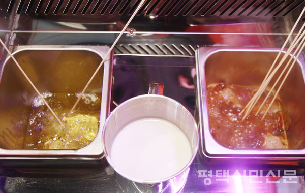 왼쪽은 튀김, 오른쪽은 샤브샤브.