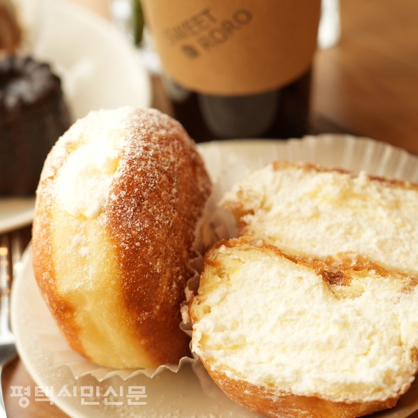 스위트로로의 시그니처 '우유 도넛'