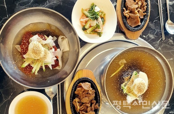 한입에 맛보는 숯불돼지갈비와 냉면 한입에 맛보는 숯불돼지갈비와 냉면