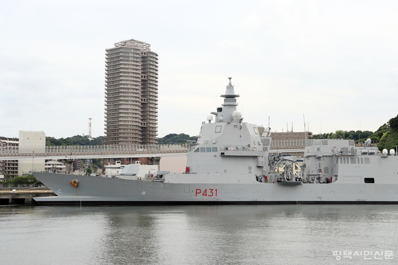 군항투어를 통해 요코스카 기지에 기항한 미해군 함정을 볼 수 있다.