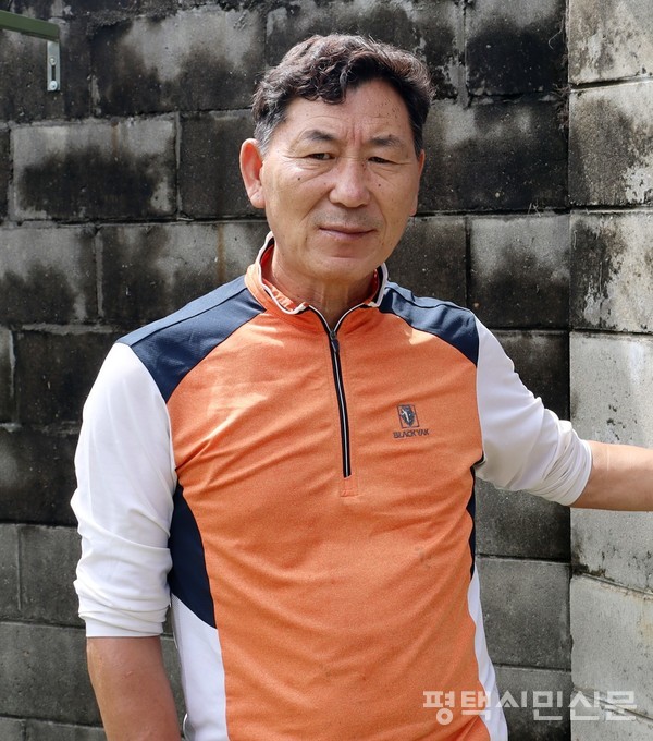 춘천캠프페이지 토양오염 배상요구 범시민대책위원회의 집행위원장을 맡았던 춘천사회단체네트워크 오동철 운영위원장