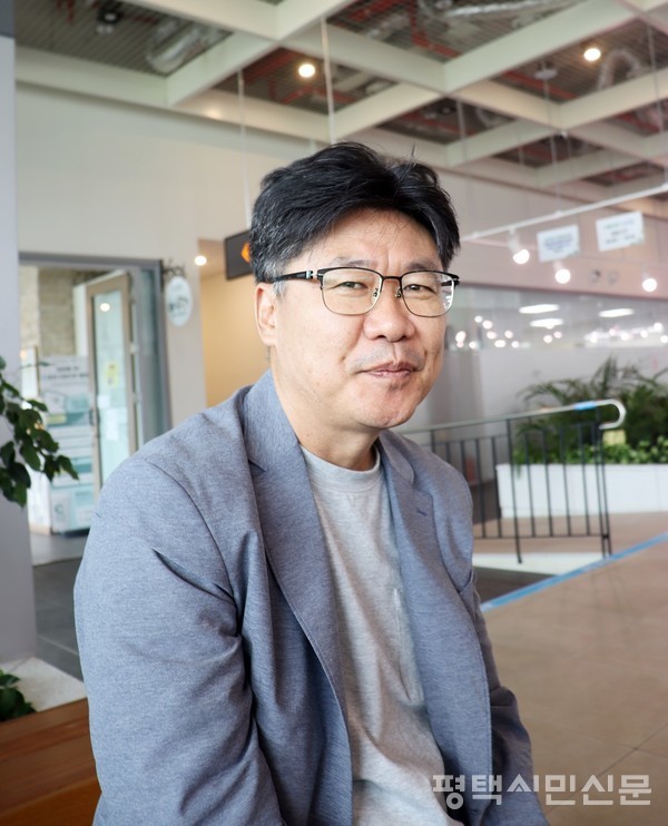 캠프페이지 재오염 정화와 관련하 국방부와 협의를 집행했던 신영진 춘천시 환경지도팀장