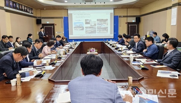 평택시는 10월 4일 평택시의회 간담회에서 대한무역투자진흥공사(KOTRA)와 공동으로 디지털 무역종합지원센터를 구축할 계획이라고 알렸다.