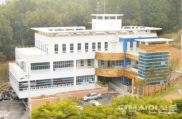 평택시립 지산초록도서관 전경