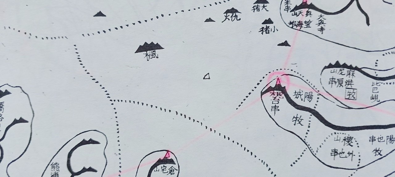 대동여지도(1862)에는 괴태곶 남북으로 창택산과 흥천산이 표시되어 있다. 지금은 모두 봉화산이라고 부른다. 