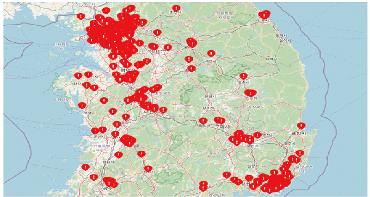 ‘딥페이크 성범죄’ 사건으로 피해를 입었거나 입은 것으로 추정되는 전국 초·중·고등학교와 대학교를 표시한 ‘딥페이크 피해학교 지도’. 한 중학생이 최근 소셜미디어 엑스(X) 등에서 확산하고 있는 ‘딥페이크 피해학교 목록’을 바탕으로 이번 사태의 심각성을 널리 알려 추가 피해를 막으려는 목적으로 만든 것으로 알려졌다. 지도에 표시된 학교들은 텔레그램과 엑스 등 각종 커뮤니티에서 자료를 수집해 임의로 게시한 것이어서 부정확한 정보가 포함돼 있을 수 있다. 