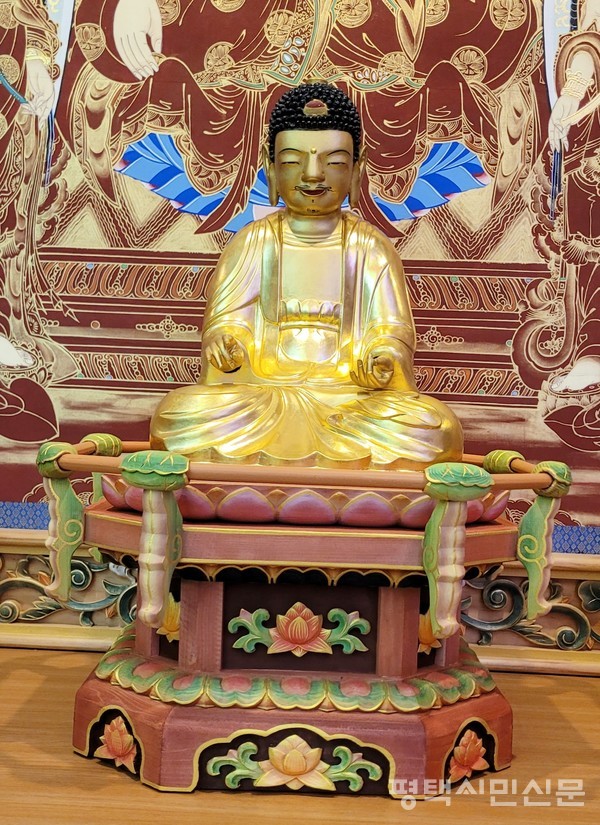 목조 아미타여래 좌상