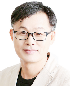 김해규 평택인문연구소 소장<br/>
2024년부터 매월 넷째 주에 ‘김해규의 문화살롱’을 싣습니다. 김해규 평택인문연구소 소장이 만난 다양한 문화예술인 인터뷰를 통해 평택 문화를 향한 독자들의 관심과 이해를 높이고 공감대를 이루고자 합니다. 