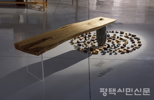 엄기연 작 시간의 나이(2024)