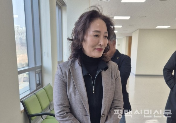4월 2일 수원지법 평택지원에서 1심 선고를 받고 나온 김명숙 의원