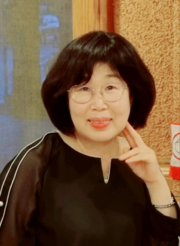 박미자 시인한국문인협회·평택문인협회·평택아동문학회시원문학동호회·한국동요음악협회 회원​​​​​​​한국아동문학회 경기지회장, 심리상담센터장경기문학상·한국아동문학작가상 등시집 [모든 시간들에겐 향기가 있다]동시집 [여기 좀 봐] [바람 불어 좋은 날]