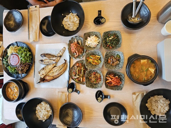 점심특선 보리밥