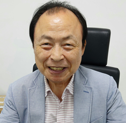 ​​​​​​​하종우 시인