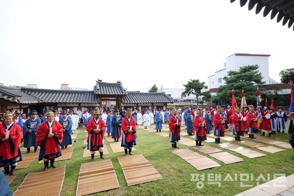9월 27일 팽성읍 객사에서 열릴 ‘임금님 만나러 가는 길’은 주민과 외국인이 함께 주도적으로 참여하는 팽성읍의 전통문화 축제다.
