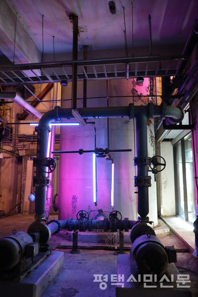 부천 아트벙커B39 유인송풍실, 소각과 정화과정을 거친 깨끗해진 배기가스를 굴뚝을 통해 외부로 보기 위해 사용되던 곳.  '보존구역'으로 지정되어 과거의 모습이 그대로 남겨져 있다.