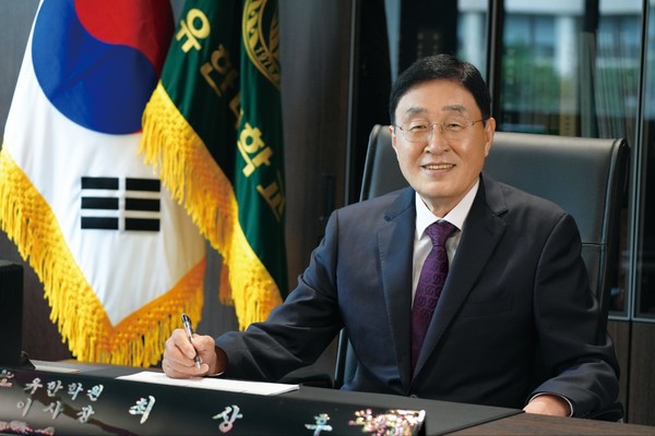 최상후 유한학원 이사장