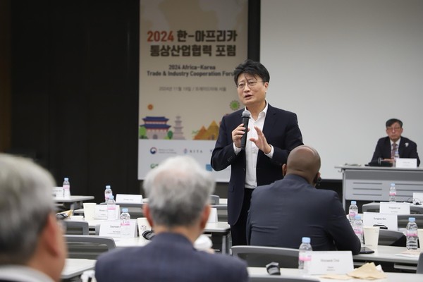 김성수 한양대 교수는 아프리카 관련 정책이 미비한 국내 현실의 한계를 수정하고 보완하기 위해 2012년 한양대 유럽아프리카연구소를 설립했다.